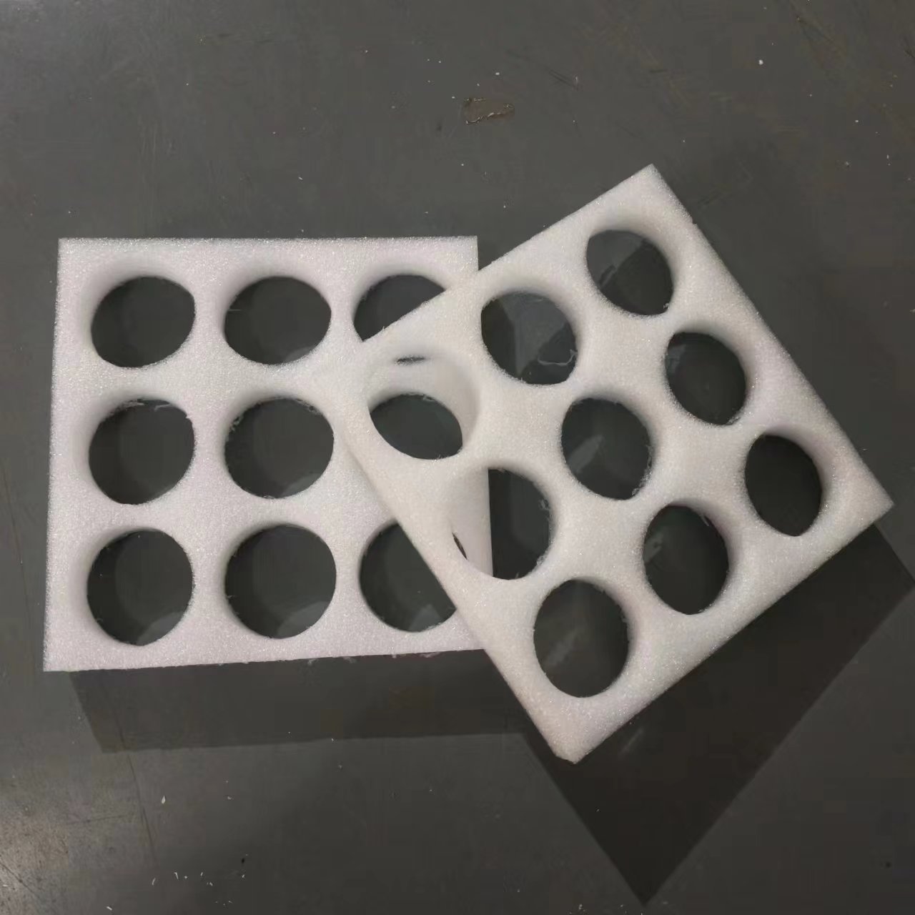 原來(lái)如此！閉孔結(jié)構(gòu)讓珍珠棉包裝防潮性能提升 200%