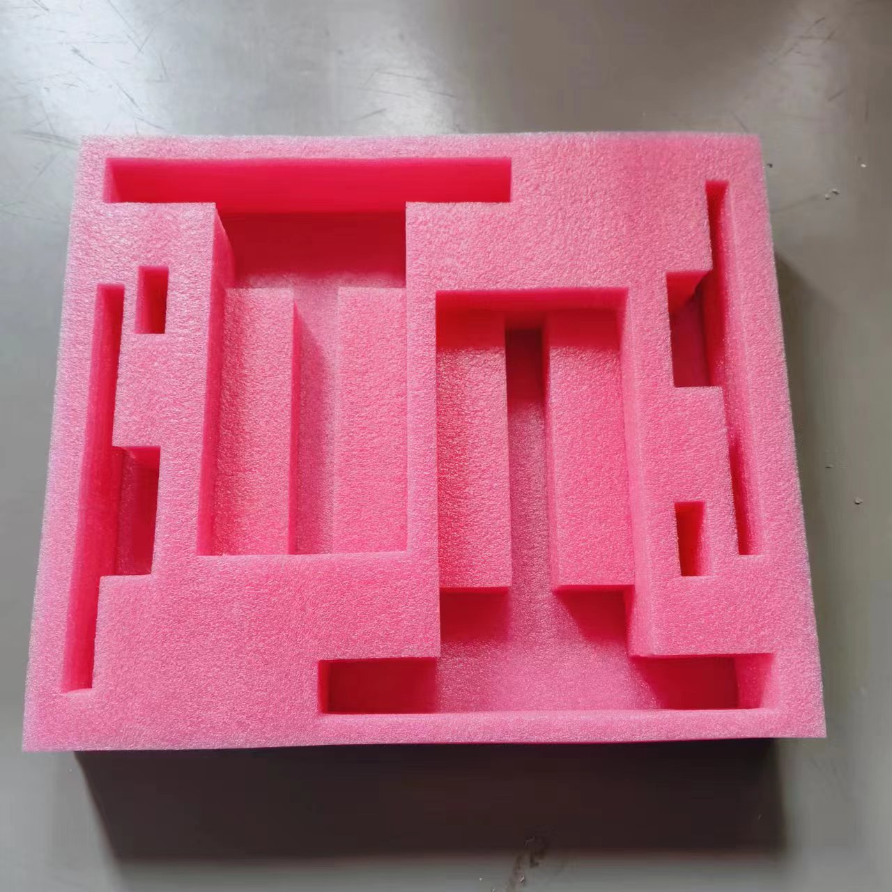 專(zhuān)業(yè)珍珠棉生產(chǎn)廠(chǎng)家定制各類(lèi)包裝保護(hù)產(chǎn)品